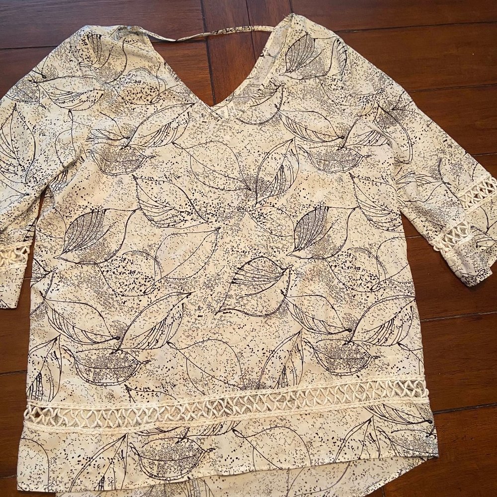White Longsleeve Leaf Blouse